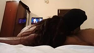 Nézd az indiai egyetemista szerelmeket irodai baszásban