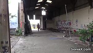 สาวอังกฤษแก่ gill ellis โชว์นมยักษ์ 😏