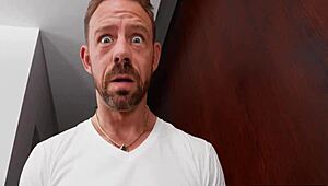 Η Yorgelis Carrillo χρησιμοποιεί τα μεγάλα της assets για να πληρώσει ενοίκιο