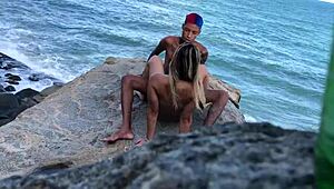 Eating Novinha's Pussy Outdoors on Beach