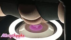 Bbw Mistythyghs Yeni Kremsi Oyuncağa Sert Çömeliyor