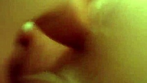 girl plays with her pussy using a machine