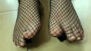 Wow! Diosa Lissa Makes You Worship Her Stunning Feet and Perfect Ass