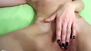 Esposinha Teasing With Sensual Solo Play In Private.