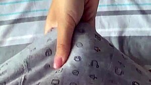 Mi lega il cazzo con una corda e mi masturba - me lo succhia con spagnola