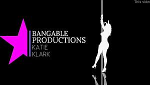 Hey, check this shemale jackoff in a Dallas shower! So hot! 🔥