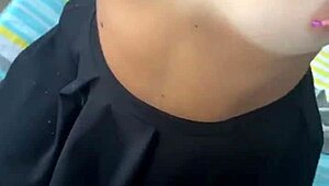 Mi lega il cazzo con una corda e mi masturba - me lo succhia con spagnola