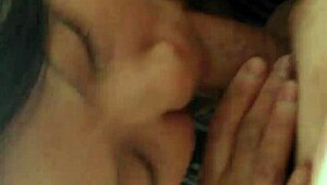 Amateur asian gives homemade handjob in the morning session