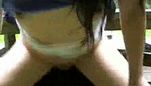 Parejas en culazo intenso al aire libre y anal duro