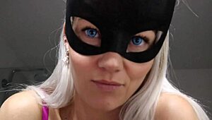 プライベートマスクがデカ尻デカ乳でこっそりオナニー