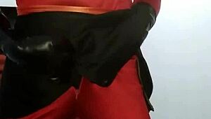 Wow, this hot travesti is driving me wild with intense anal action! 😍