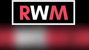 Fan! Mini Stallion tar BWC djupt inuti!