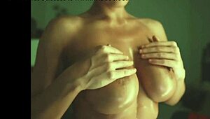 perfect oiled tits on webcam, so sexy 😘