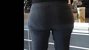 Big juicy black ass bounces enticingly