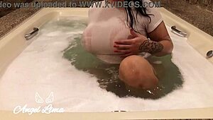 Lime milf with big booty in homemade porn video