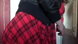 Bisexual crossdresser explores self with object insertion and cleaning