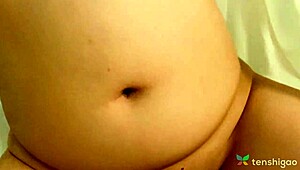 おい、ぽっちゃり日本人 足立恵子が男を誘ってワイルドセックス