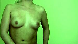 Kelly Surfer's Sexy Backstage Solo Masturbation Close-Up on Her Pussy and Ass