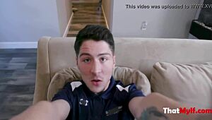 बस्टी सौतेली मॉम रीगन फॉक्स नए बूब्स दिखाती हैं।