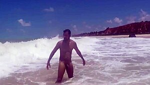 Amateurs Bodybuilder Shakes Ass on Outdoor Beach.