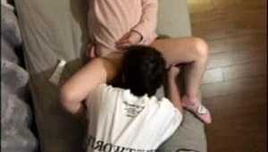 एमेच्योर जापानीज कपल रात भर लाउड मोन्स के साथ वाइल्ड हो जाता है