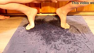 Extreme Squirting Milf Fingered Hard in Rough Amateur Action