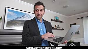 Hazel Moore îl seduce pe tatăl vitreg Donnie Rock pentru bani