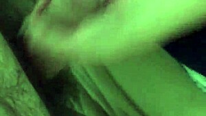 لاتينية بدينة كبيرة الصدر تعمل زبي بقوة