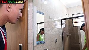 Latin sarışın emo sakso çekip yüzüne fışkırtıyor