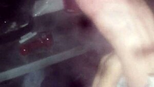 Cítím pulzování toho tvrdýho jako kámen čuráku