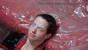 Hej kluci, podívejte se na můj domácí falešný bukkake session číslo 7!