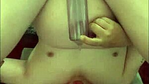 הומו ביסקסואל מארק רייט בולע שתן באוסף ביתי!