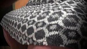 俺の嫁、教会でノーパン晒しちゃってるよ