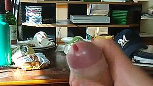 I Jerk Off to Tranny Porn