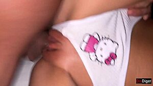 Sert Sikimle Üvey Kız Kardeşimi Uyandırdım ve Aldım