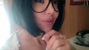 My new honey play box sex toy makes me squirt in the bedroom