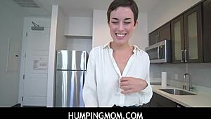 Hej Tony, pokračuj v cvičení na horúcej MILF piči Olive Glass!