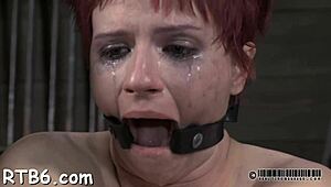 Babe Gets Zealous Butt Whipping And Sucking