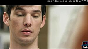 Κόκκινη Μαθήτρια Γίνεται Άτακτη στο Δωμάτιο Μελέτης