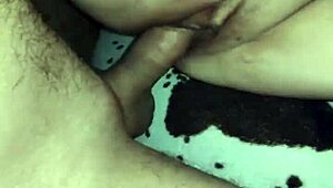 เมียถุงน่องโดนเย็ดก้นร่าน