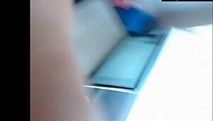 muscle girl webcam fitness show