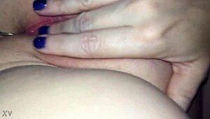 Gorgeous pussy arouses deep desires during solo play