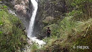 Peruvian Dancers Showcase Sexy Latina Moves