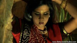 This indian beauty gives a solo massage, revealing her mystery.