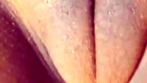 Huge pussy lips and masturbation action