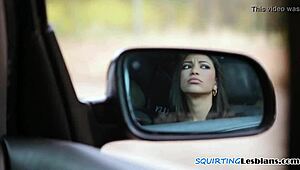 hey bebeğim, bu sıcak lezbiyen üzerine fışkırmamı izlemek ister misin?