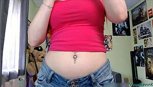 Pretty Lady With Stunning Cleavage Chatting Live With Fans on Webcam