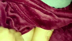 Pretty feet jerk cock until it's full of cum 😍