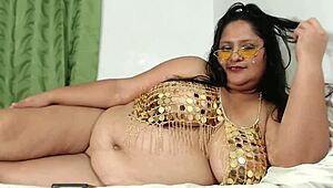 ウェブカムでお腹と巨乳堪能しろよ