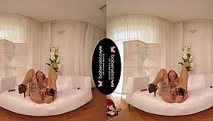 Watch this tattooed MILF Red Fox masturbate in VR!